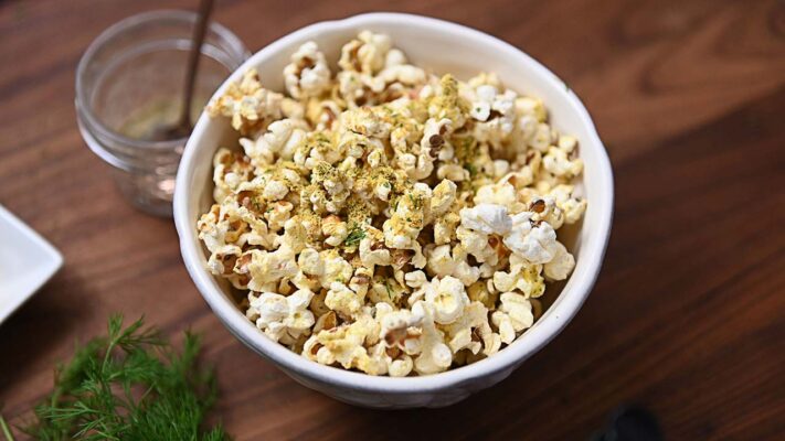 Gurkenpulver Popcorn selber herstellen aus Essiggurken